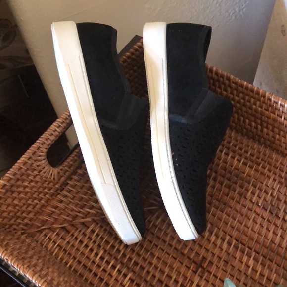 Shoes - Picture 2 of 4